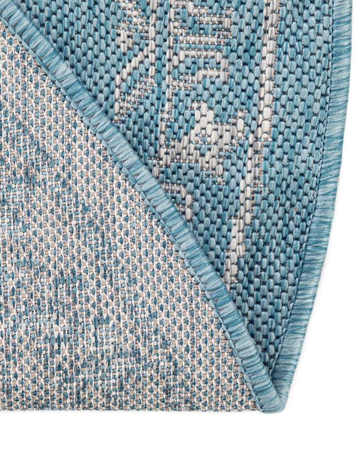 Detail image of  4' x 4'  Washable Traditional Indoor / Outdoor Round Rug