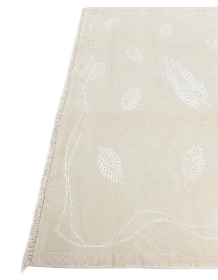 Detail image of  6' 11 x 9' 8  Hand Knotted Darya Wool Rug