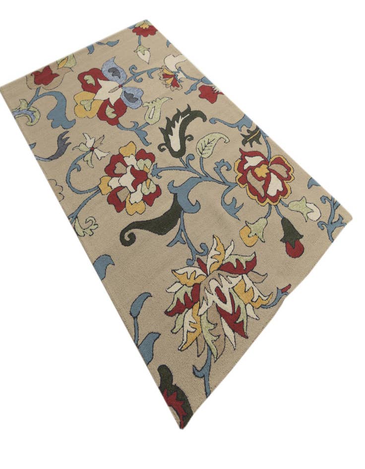 Detail image of  5' 1 x 8' Agra Wool Rug