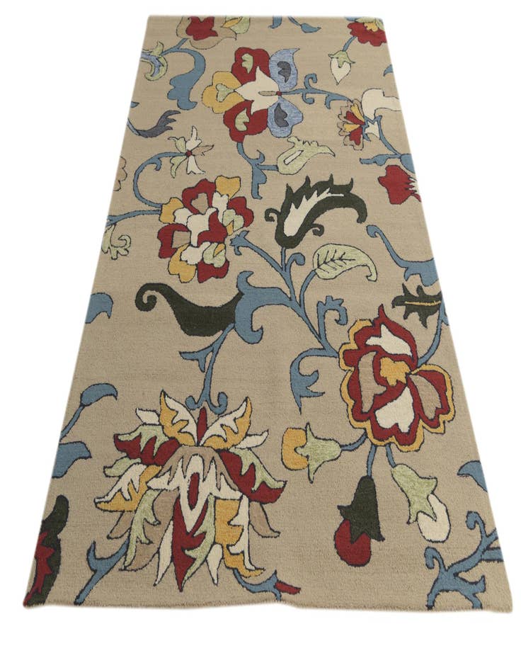 Detail image of  5' 1 x 8' Agra Wool Rug