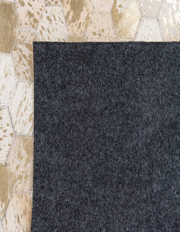 Detail image of  4' 10 x 7' 6 Cowhide Stocks Rug