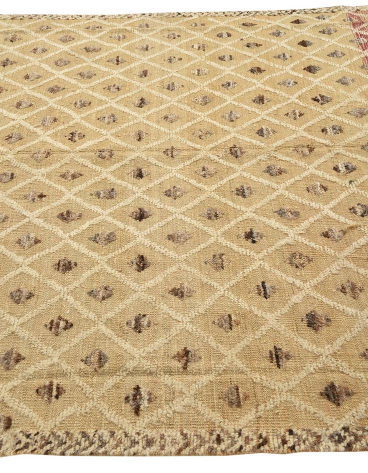Detail image of  6' 6 x 9' 10  Hand Knotted Darya Wool Rug