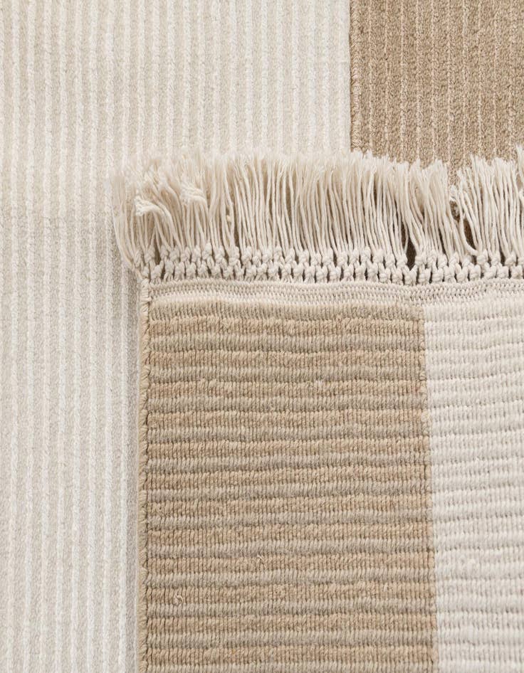 Detail image of  7' 11 x 9' 10  Hand Knotted Darya Wool Rug