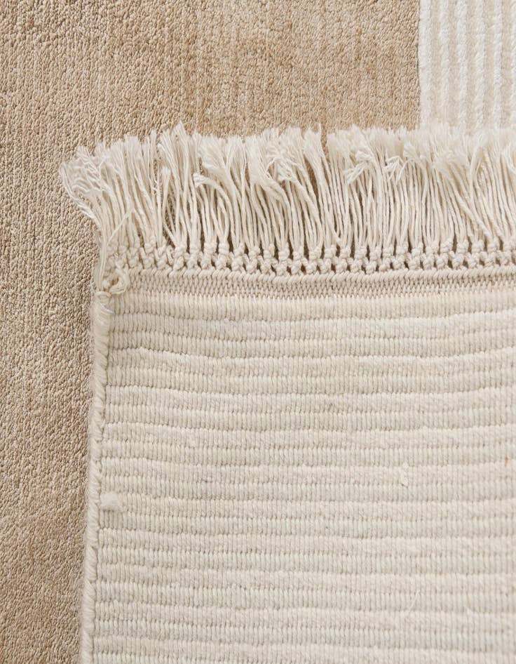 Detail image of  7' 10 x 9' 9  Hand Knotted Darya Wool Rug