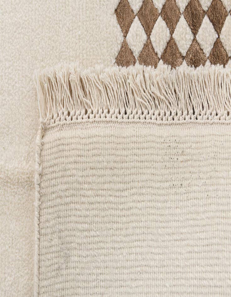 Detail image of  7' 10 x 9' 10  Hand Knotted Darya Wool Rug