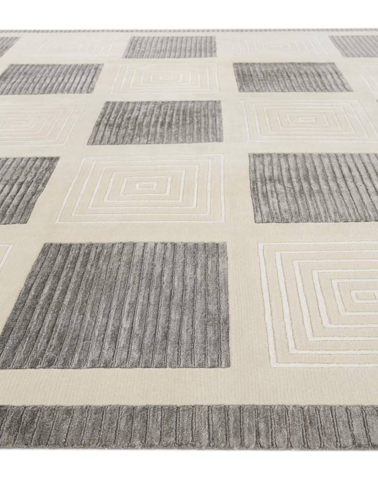 Detail image of  6' 6 x 9' 7  Hand Knotted Darya Wool Rug