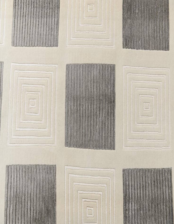 Detail image of  6' 6 x 9' 7  Hand Knotted Darya Wool Rug