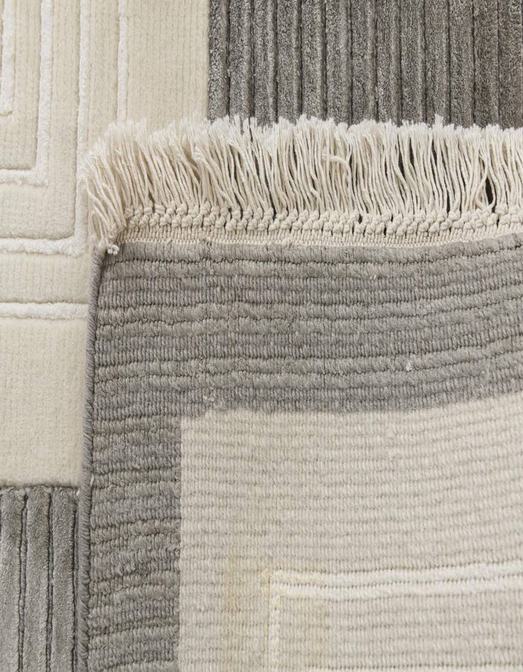 Detail image of  6' 6 x 9' 7  Hand Knotted Darya Wool Rug