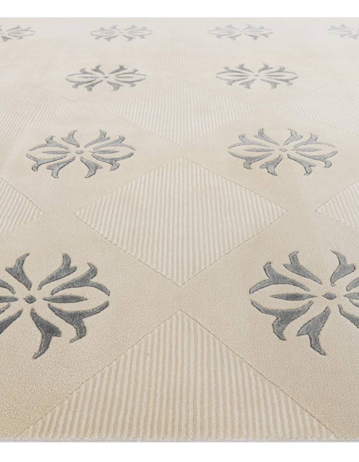 Detail image of  6' 7 x 9' 10  Hand Knotted Darya Wool Rug