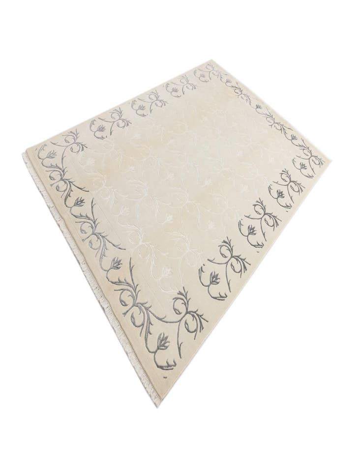 Detail image of  6' 6 x 9' 10  Hand Knotted Darya Wool Rug