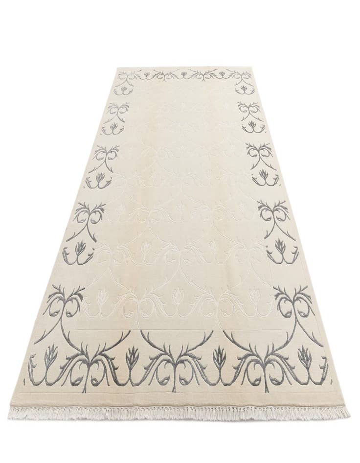 Detail image of  6' 6 x 9' 10  Hand Knotted Darya Wool Rug