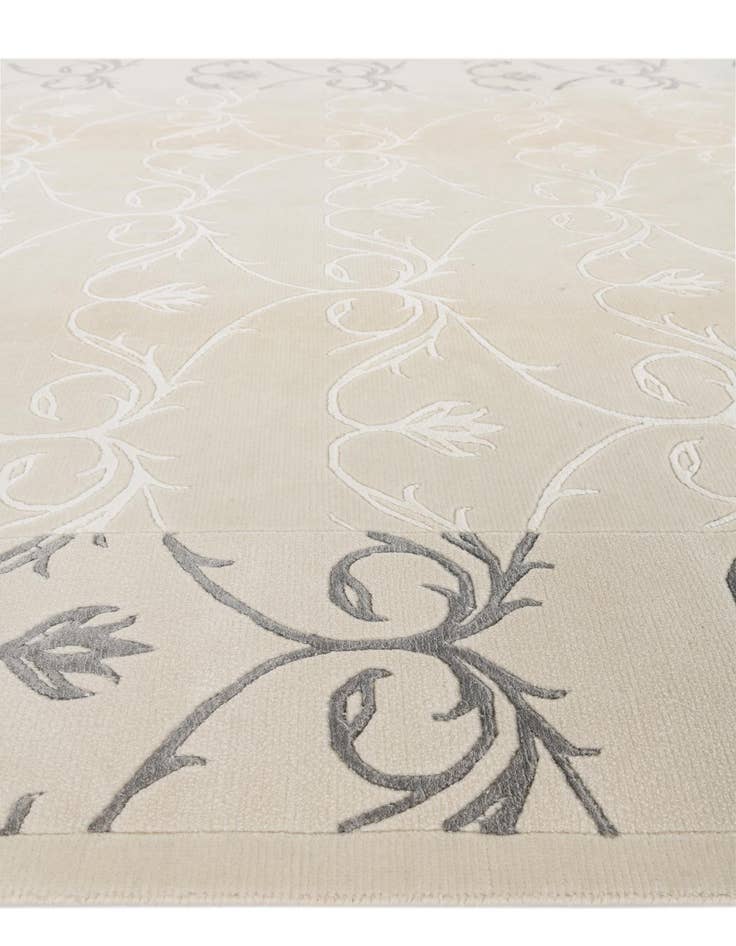 Detail image of  6' 6 x 9' 10  Hand Knotted Darya Wool Rug