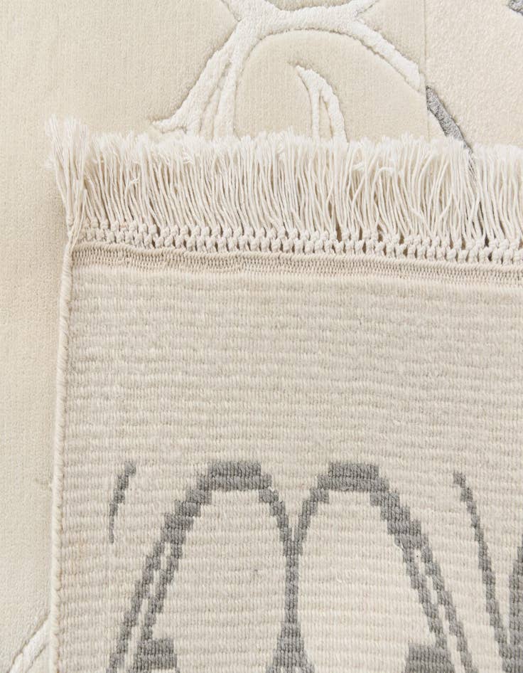 Detail image of  6' 5 x 9' 9  Hand Knotted Darya Wool Rug