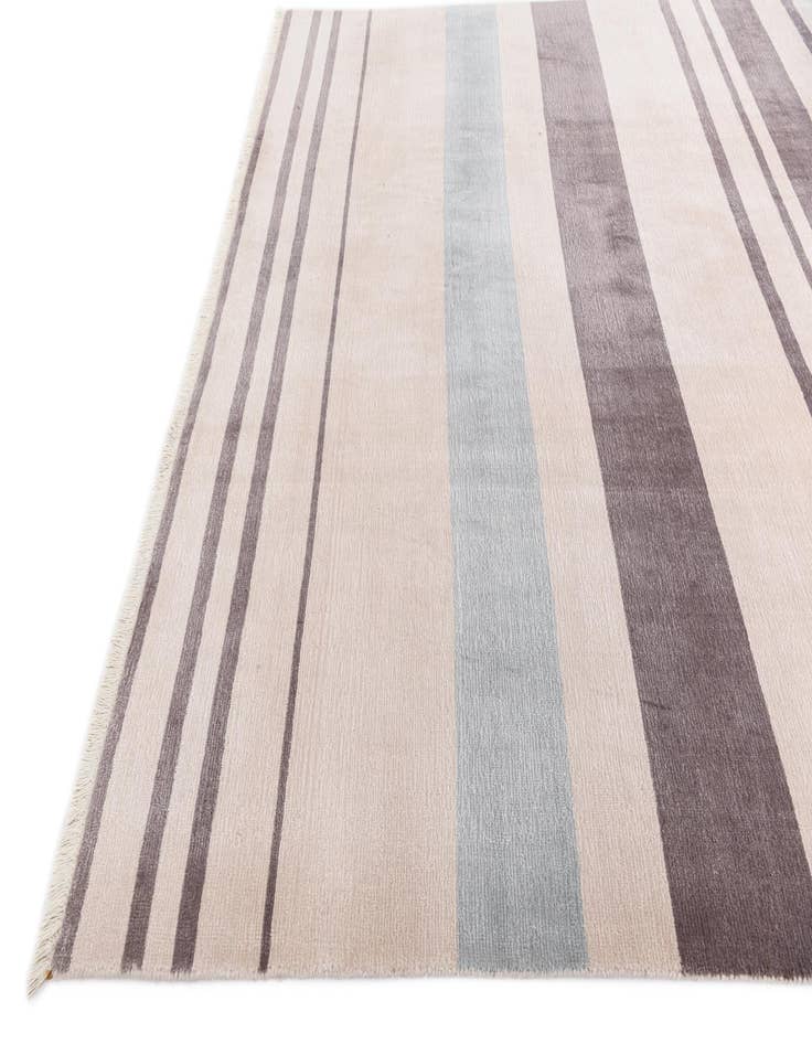 Detail image of  6' 5 x 9' 8  Hand Knotted Darya Wool Rug