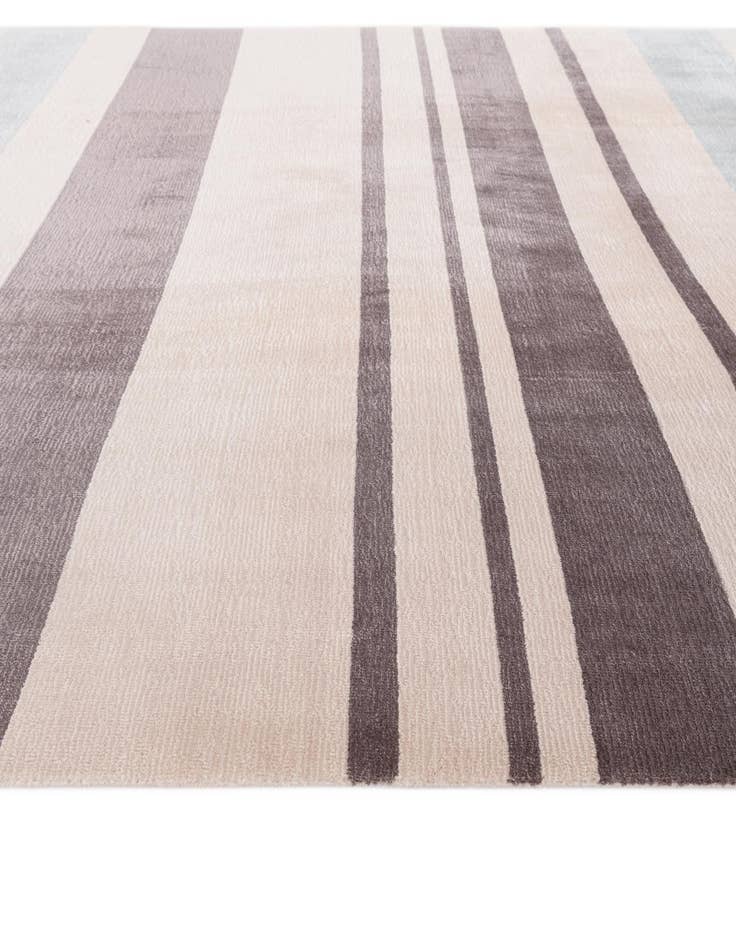 Detail image of  6' 5 x 9' 8  Hand Knotted Darya Wool Rug