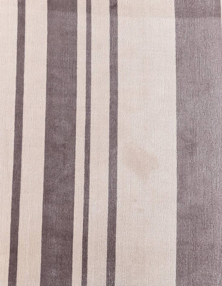 Detail image of  6' 5 x 9' 8  Hand Knotted Darya Wool Rug