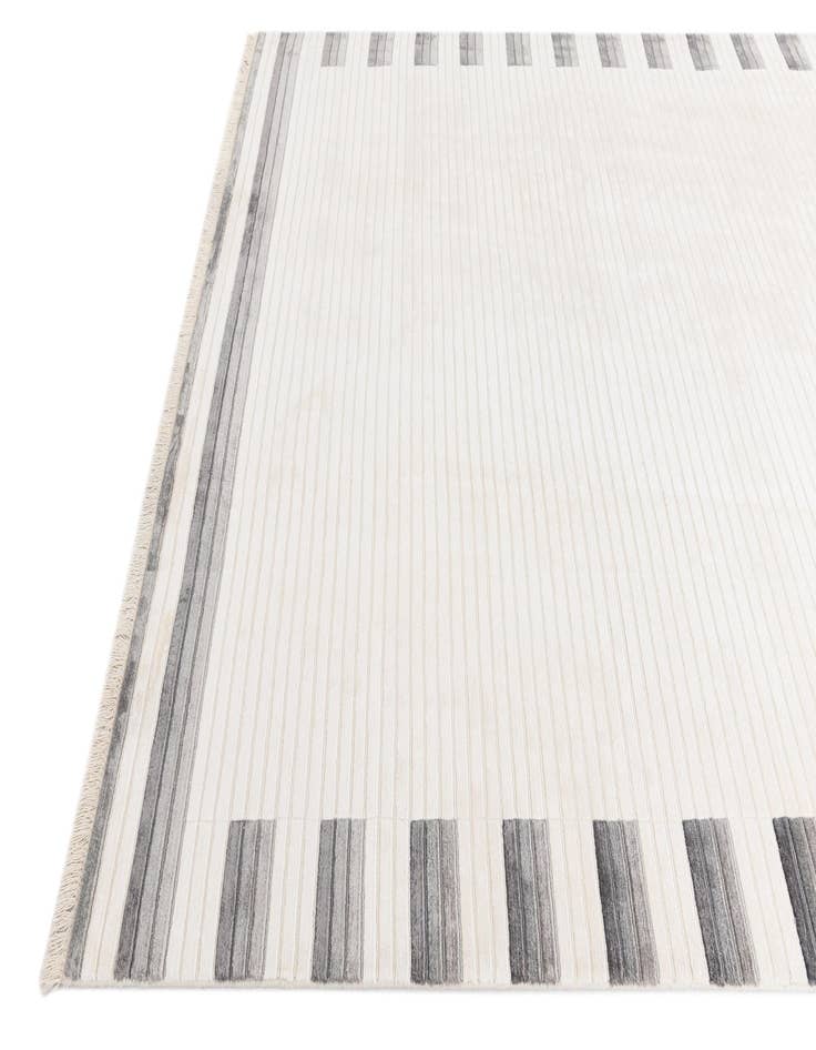 Detail image of  6' 6 x 9' 9  Hand Knotted Darya Wool Rug