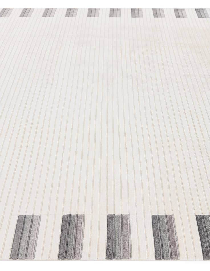 Detail image of  6' 6 x 9' 9  Hand Knotted Darya Wool Rug