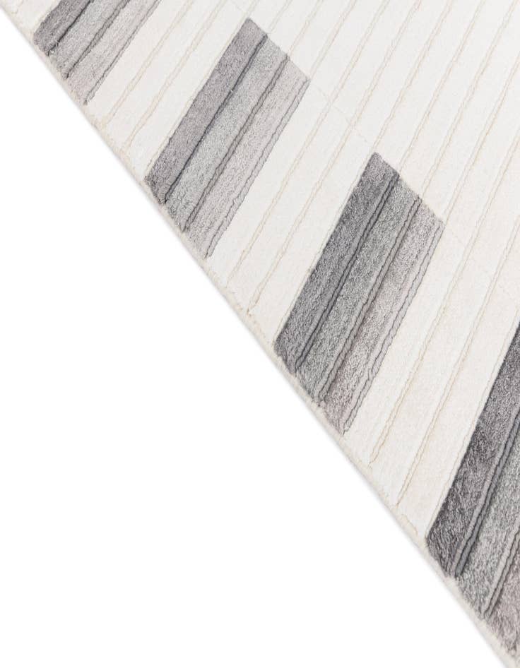 Detail image of  6' 6 x 9' 9  Hand Knotted Darya Wool Rug