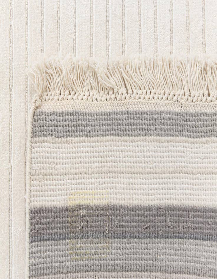 Detail image of  6' 6 x 9' 9  Hand Knotted Darya Wool Rug