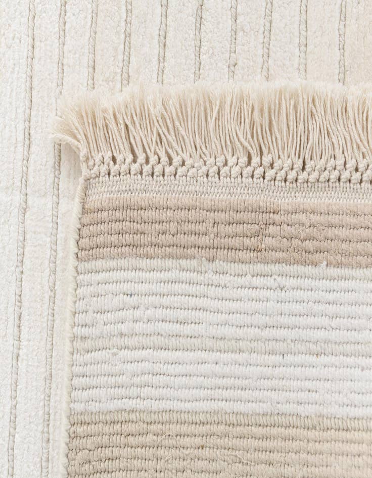 Detail image of  6' 7 x 9' 7  Hand Knotted Darya Wool Rug