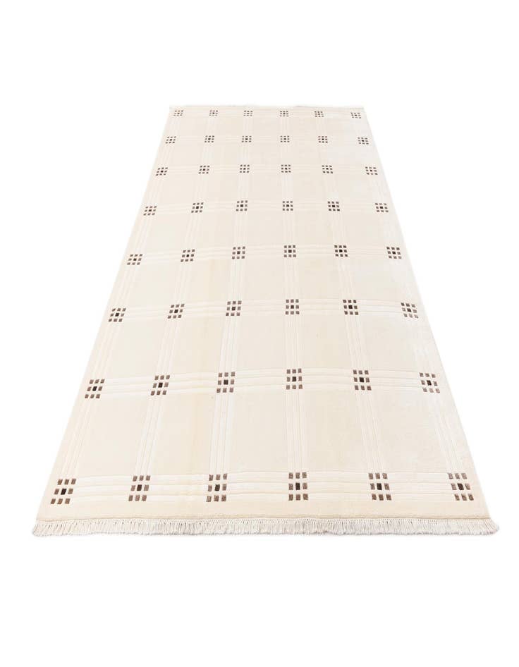 Detail image of  6' 7 x 9' 11  Hand Knotted Darya Wool Rug