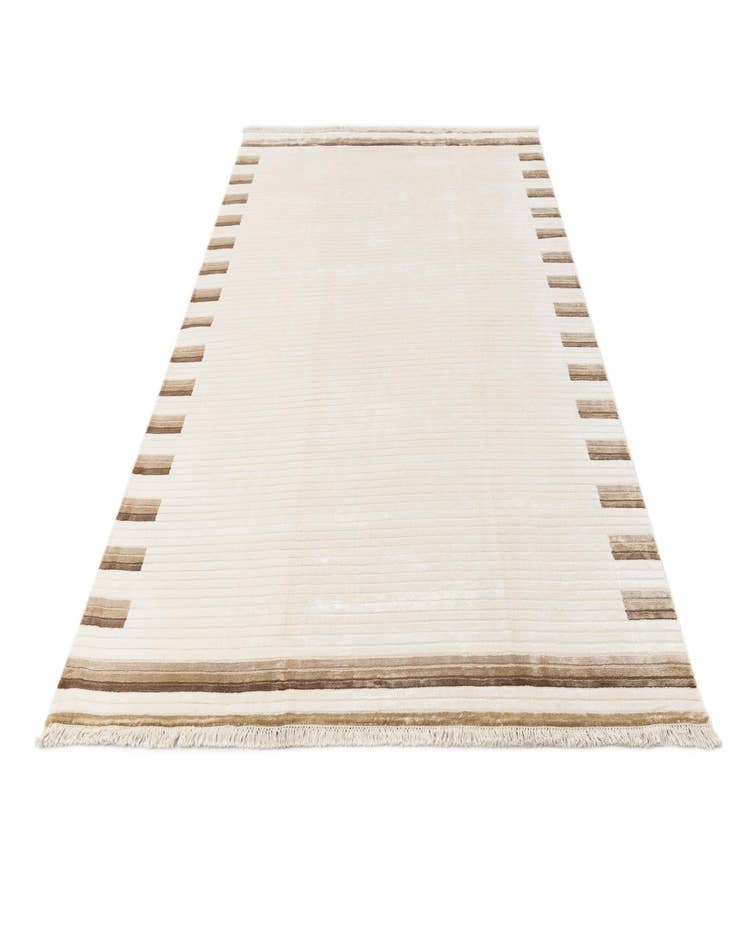 Detail image of  6' 6 x 9' 9  Hand Knotted Darya Wool Rug