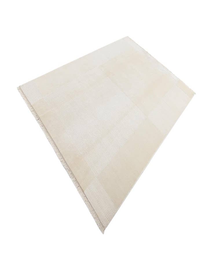 Detail image of  6' 5 x 9' 9  Hand Knotted Darya Wool Rug