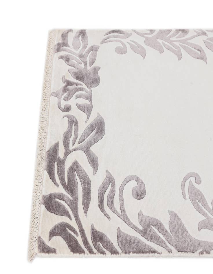 Detail image of  2' 9 x 5'  Hand Knotted Darya Wool Rug