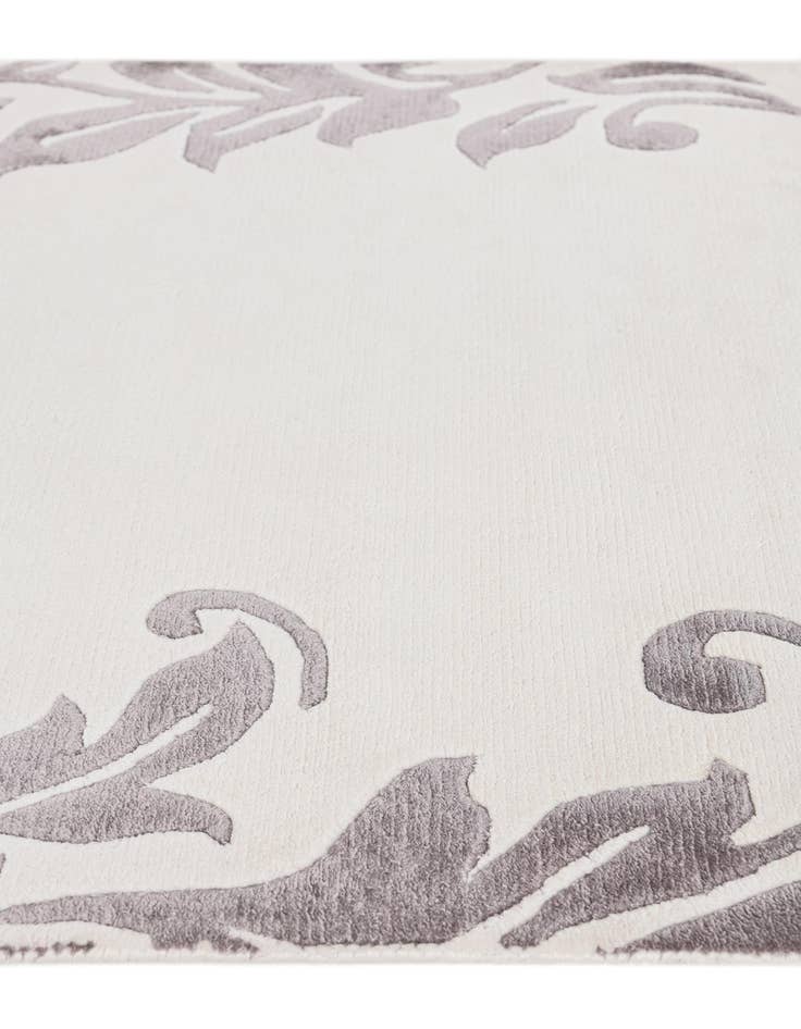 Detail image of  2' 9 x 5'  Hand Knotted Darya Wool Rug