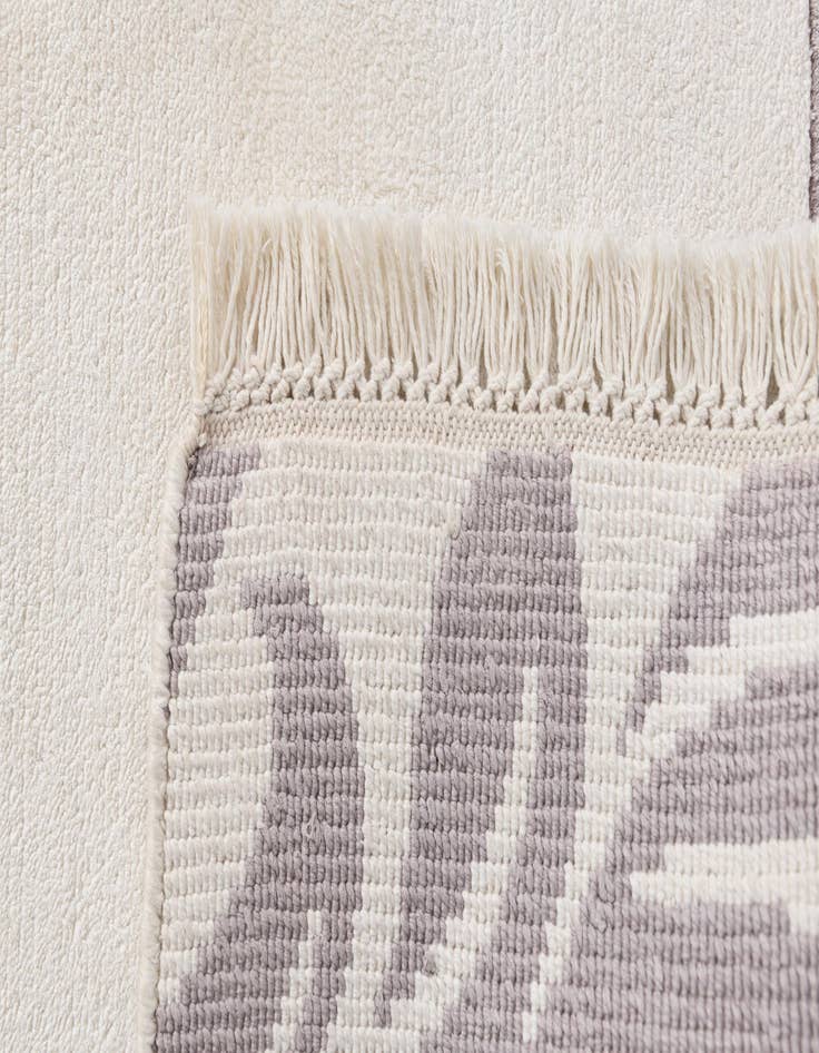 Detail image of  2' 9 x 5'  Hand Knotted Darya Wool Rug