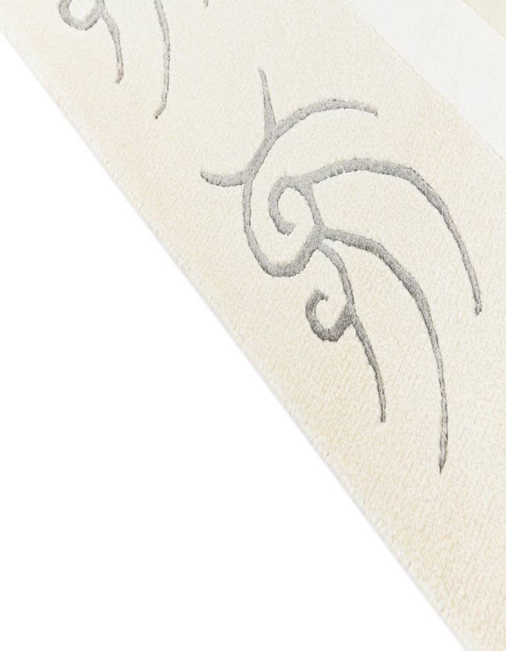 Detail image of  6' 5 x 9' 10  Hand Knotted Darya Wool Rug