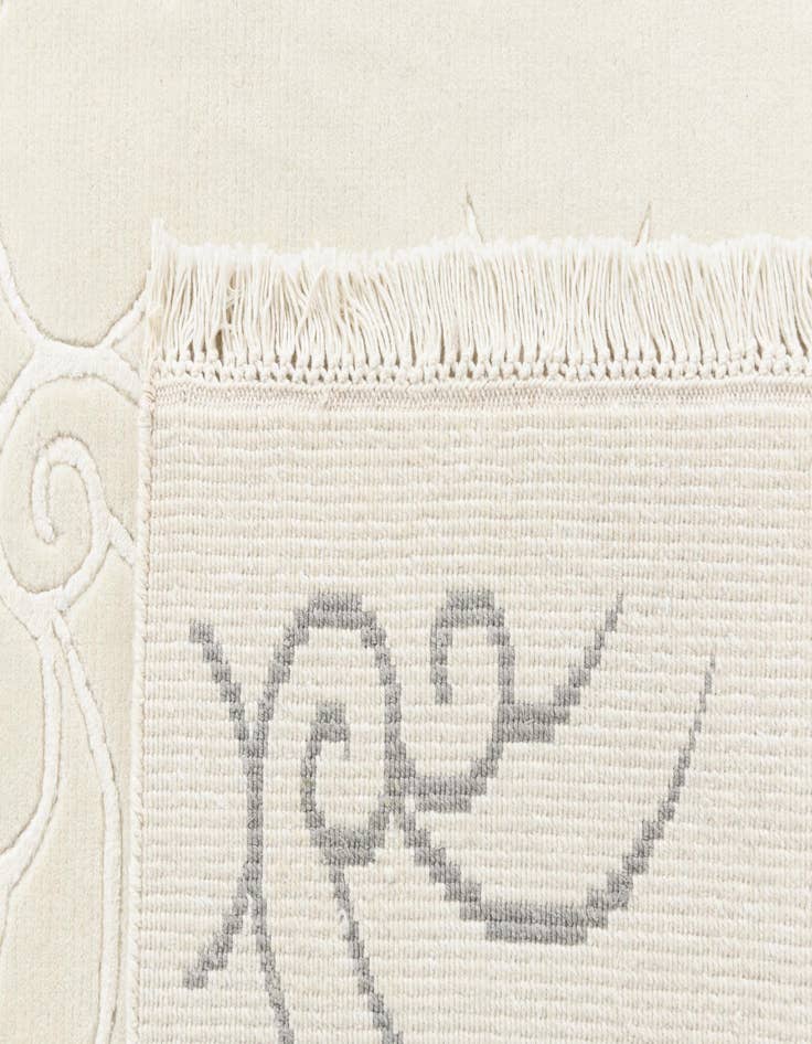 Detail image of  6' 5 x 9' 10  Hand Knotted Darya Wool Rug