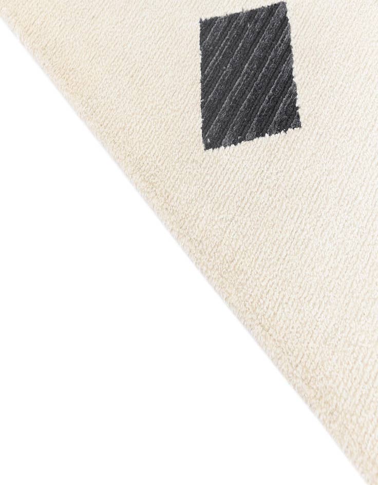 Detail image of  6' 8 x 9' 11  Hand Knotted Darya Wool Rug