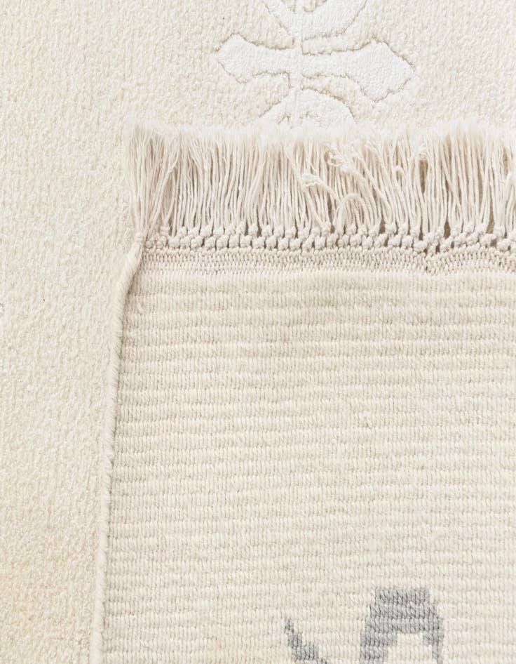 Detail image of  6' 9 x 9' 11  Hand Knotted Darya Wool Rug