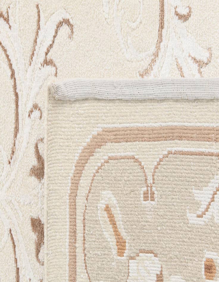 Detail image of  6' 9 x 9' 11  Hand Knotted Darya Wool Rug