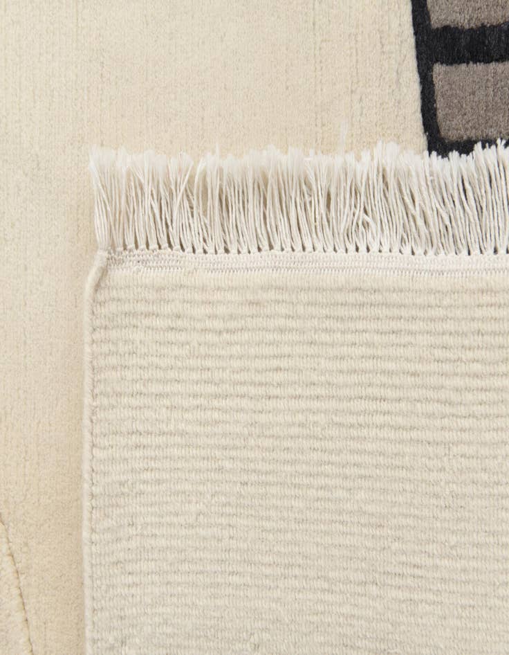 Detail image of  6' 7 x 9' 5  Hand Knotted Darya Wool Rug