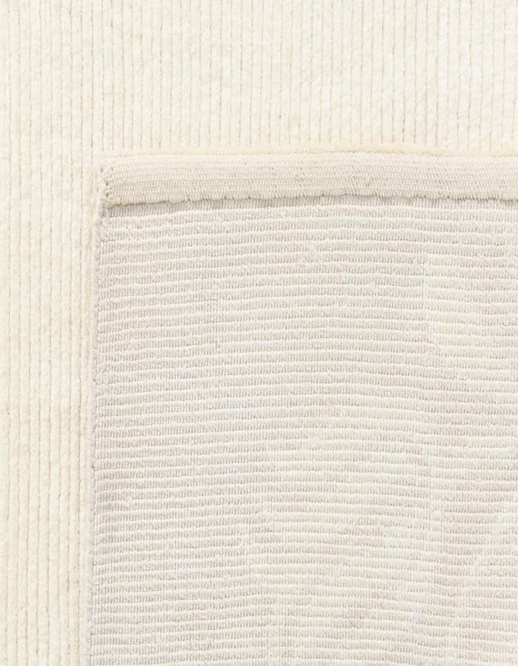 Detail image of  6' 7 x 9' 9  Hand Knotted Darya Wool Rug