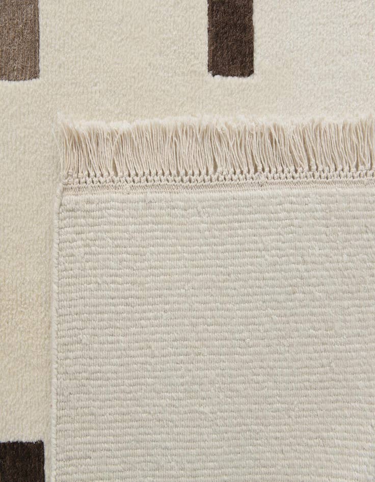 Detail image of  6' 7 x 9' 6  Hand Knotted Darya Wool Rug