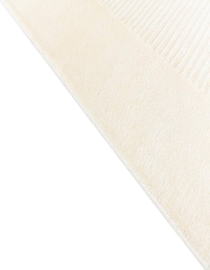 Detail image of  4' 10 x 6' 7  Hand Knotted Darya Wool Rug