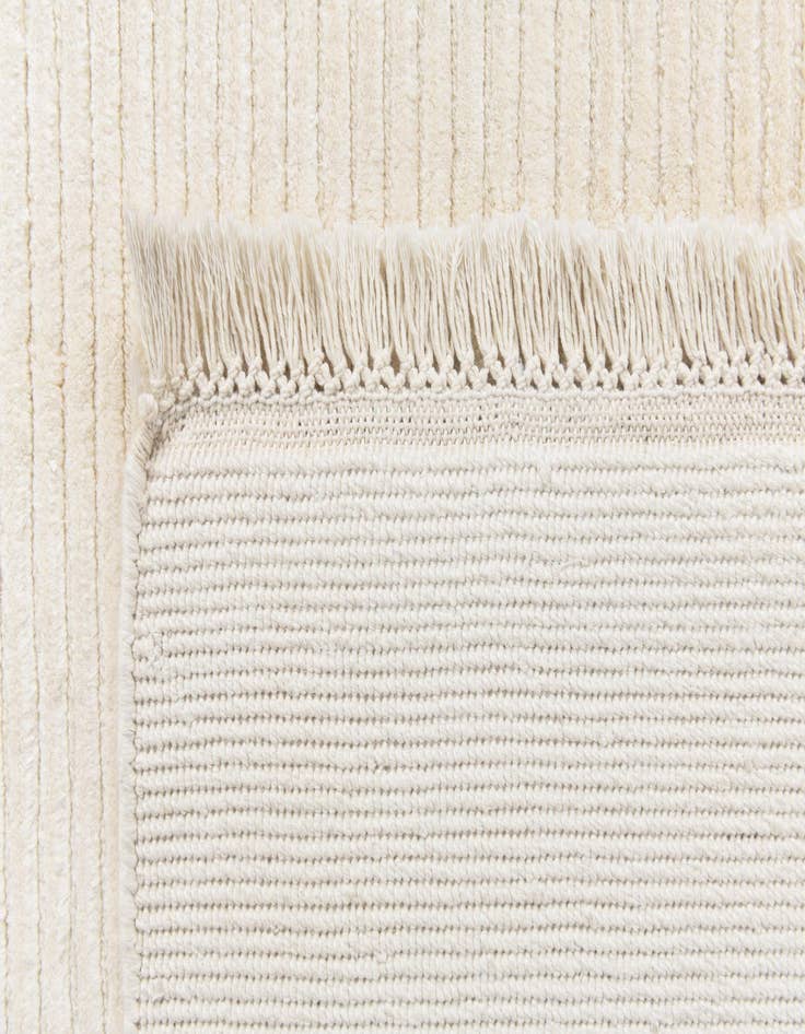 Detail image of  4' 10 x 6' 7  Hand Knotted Darya Wool Rug