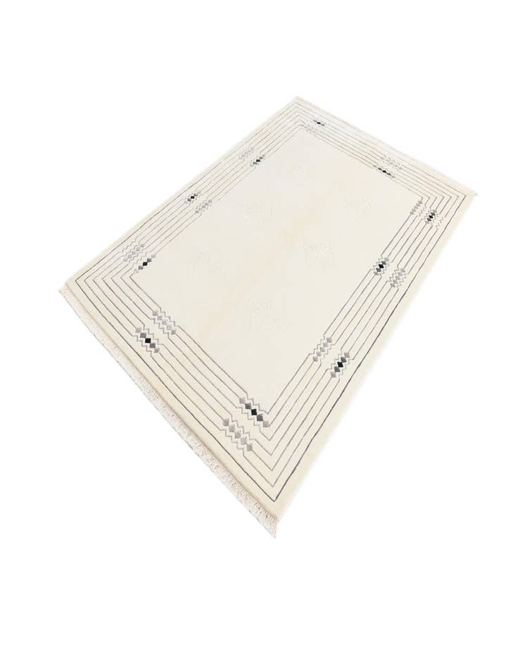 Detail image of  4' 7 x 6' 7  Hand Knotted Darya Wool Rug