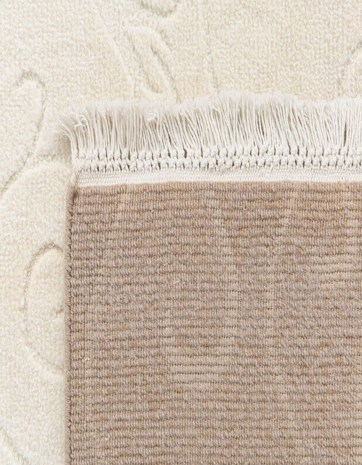 Detail image of  4' 7 x 6' 8  Hand Knotted Darya Wool Rug