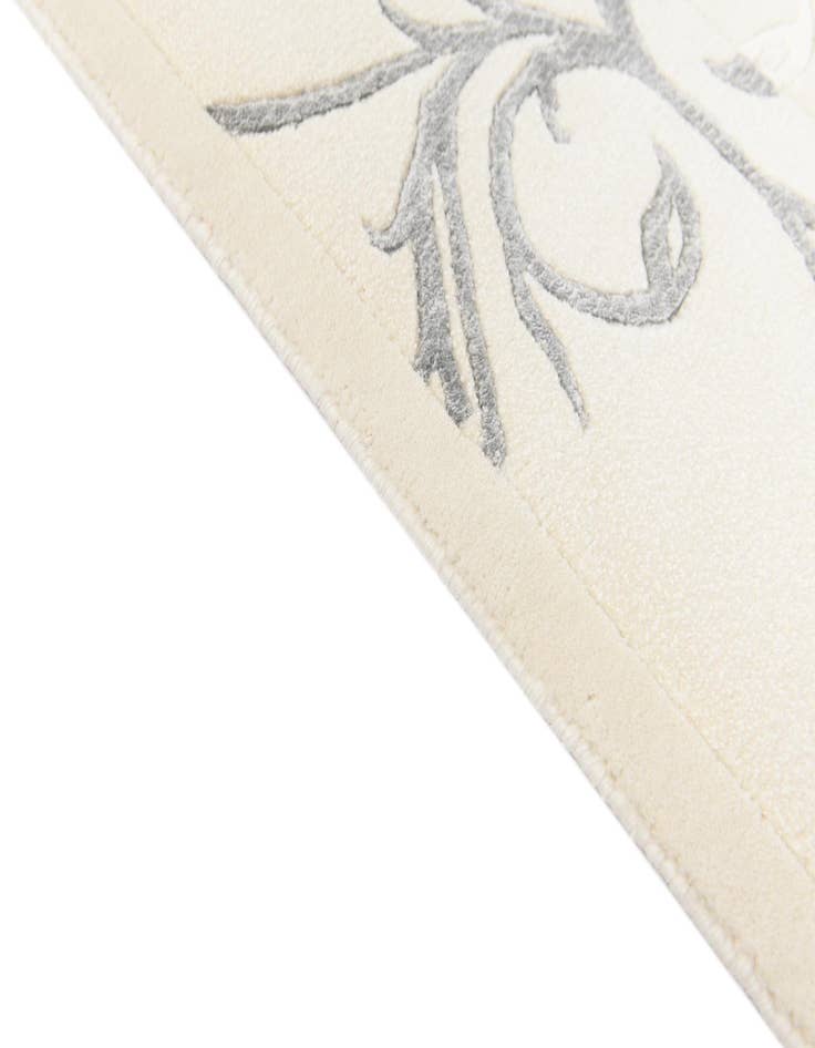 Detail image of  4' 11 x 6' 9  Hand Knotted Darya Wool Rug