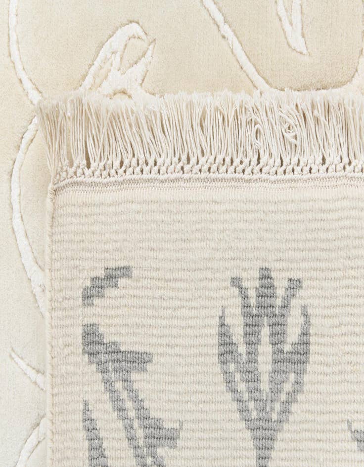 Detail image of  4' 11 x 6' 9  Hand Knotted Darya Wool Rug