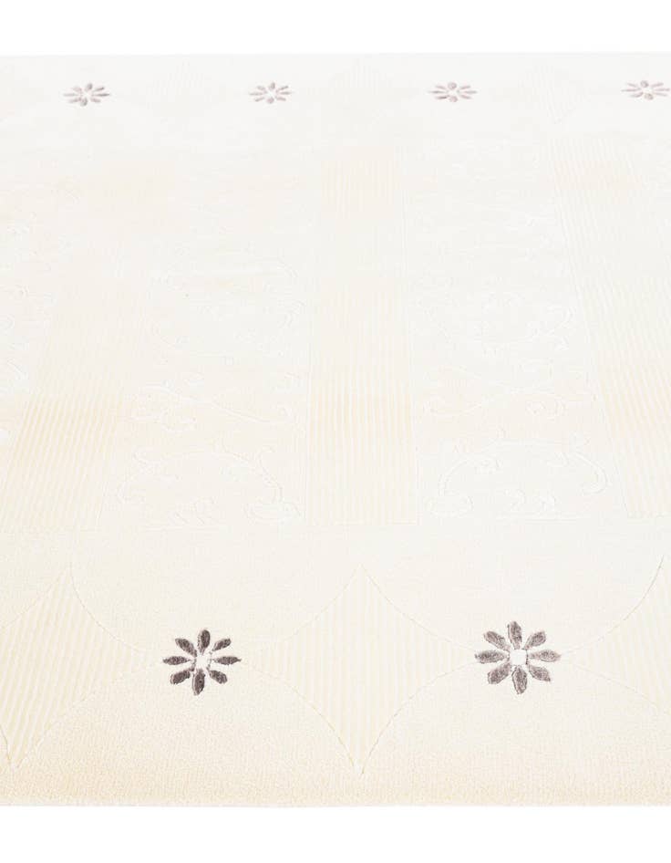 Detail image of  5' 7 x 8'  Hand Knotted Darya Wool Rug