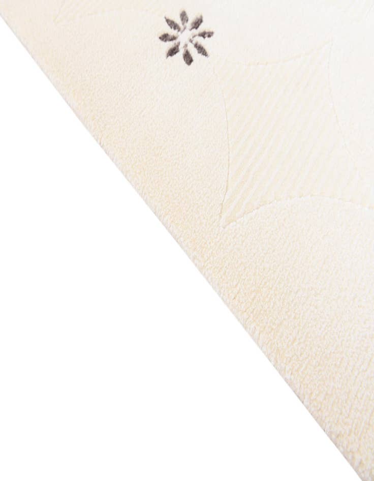 Detail image of  5' 7 x 8'  Hand Knotted Darya Wool Rug