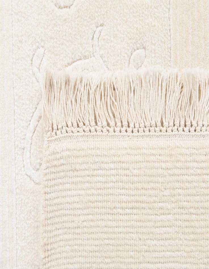 Detail image of  5' 7 x 8'  Hand Knotted Darya Wool Rug