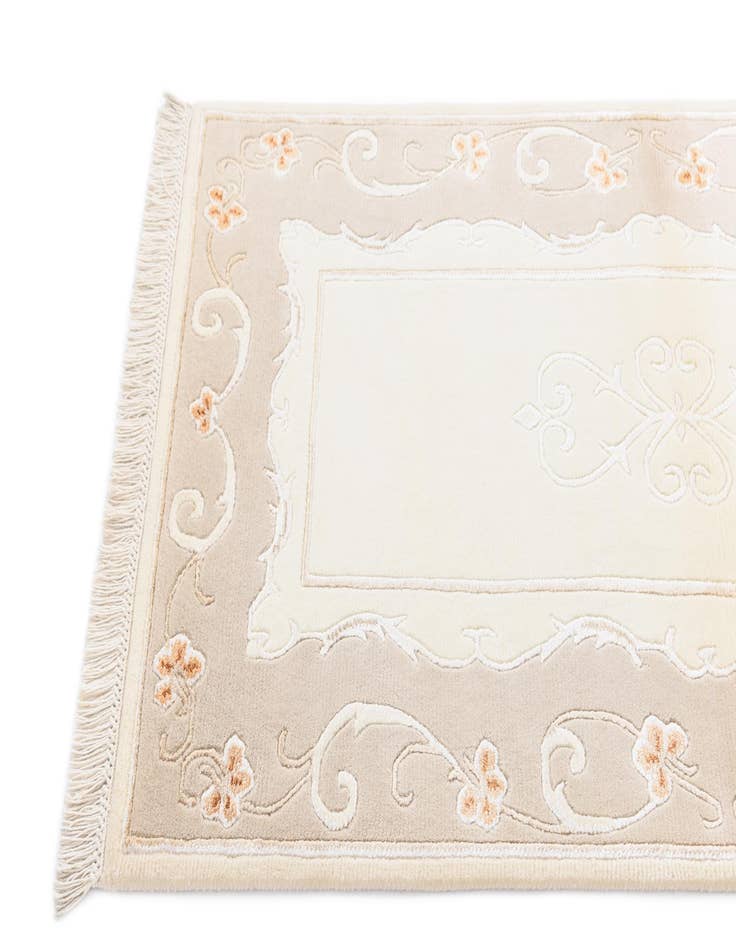 Detail image of  2' 8 x 5'  Hand Knotted Darya Wool Rug