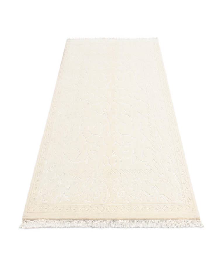 Detail image of  4' 11 x 6' 9  Hand Knotted Darya Wool Rug